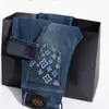 Lyxdesigner jeans för män italienska lyxiga jeans herrkläder med förtjockade ko varor och sammet för att hålla varma och mångsidiga trendiga byxor