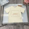 Lyxflickor pojkar t-shirt ridmönster baby tshirt storlek 100-150 cm designer barn kläder sommar barn kort ärm tees 24mar