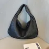 designer axelväska vävd läderväska handväska trend mode lyxig designer handväska högkvalitativ svart grå blå rosa nylon brun axel tygväska för kvinnor