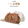 Sacs à main en cuir Botteg Veneta Pochette Sac en cuir véritable Cloud Sac Femme Diagonal Cross Aisselle Dumpling Sac Petit Sac 2024 Nouveau logo Sheephave tendance et de niche HBMP