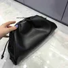 Итальянская сумка-сумка Botteg Venet L Cloud Bag Женская плиссированная сумка Твердая корейская версия 2023 Новая женская сумка Сумка на одно плечо Сумка через плечо