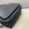 Kvinnor Totes Designer ryggsäck axelväskor klassiska unisex handväskor svart rygg pack tecken metall dragkedja högkvalitativ multi fickor skolväska