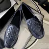 Designerskie mokasyny damskie buty płaskie pikowane mokasyny płaskie skórzane buty ccly dla damskich luksusowych gęstych obcasów moda klasyczne zimowe czarne buty