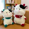 Jouet en peluche de vache avec écharpe, poupée en tissu de veau doux et mignon, cadeau pour enfants, vente en gros, 2024