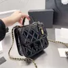 Factory Wholesale Designer Bagsxiaoxiang Jiaxiang New Womens Black Diamond Grid Lacquer Leather Handheld Nameplate Tofu Poor Bag