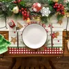 Tapis de table 4 pièces/ensemble motif de noël ensemble de napperon Santa Robin bonhomme de neige renne tapis de dîner à carreaux rouge nappe en lin décor de fête