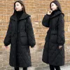 パーカス冬の新しいファッション女性ダウンコットンジャケット厚さ中央の長さウォームコート2023女性ハイエンドパフ女性オーバーコートパーカーコート