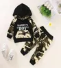 Babykleertjes Sets Pasgeboren Baby Baby Boy Brief Hoodie T-shirt Tops Camouflage Broek Outfits Set Christams Geschenken 2021Toy7695375