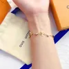 Modestil armband kvinnor armband armbandsband manschettkedjedesigner brev smycken kristall 18k guld pläterad rostfritt stål bröllopälskare