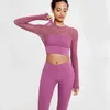 Survêtements pour femmes Femmes deux pièces Fitness Yoga Set Couleur unie Respirant Séchage rapide Costume de course 2-en-1 Chemise à manches longues Vêtements de sport ajustés J240305