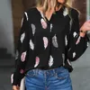 Camicette da donna T-shirt con stampa di piume Scollo a V vestibilità ampia Streetwear per le donne nelle stagioni primaverili autunnali