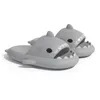 Gratis fraktdesigner Shark Slides One Sandal Slipper för män Kvinnor Gai Sandals Pantoufle Mules Men Women Slippers Trainers Flip Flops Sandles Color43