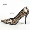 Сексуальные леопардовые женские туфли-лодочки из лакированной кожи на высоком каблуке, новинка 2024 года, с острым носком на тонкой шпильке, элегантная женская обувь для вечеринок