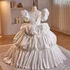 Prinzessin weiße Blumenkleider Vintage bloße Crew Nacken Applikationen gerissen Tulle Süßes Mädchen formelle Kleider