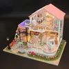 LED Light Doll House Miniature Diy Dollhouse Handmad Furnitures en bois Femuez jouet jouet pour enfants Gift d'anniversaire 240223