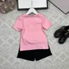 Neue Baby-Trainingsanzüge für Kinder, kurzärmeliger Anzug, Größe 110–160 cm, zweiteiliges Sommer-Set für Kinder, Braunbär-T-Shirt und Shorts, 24. März