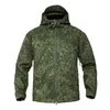 Jaquetas masculinas MEGE Camuflagem Militar Fleece Jaqueta Tática Homens À Prova D 'Água Softshell Windbreaker Inverno Exército Com Capuz Casaco Caça Roupas