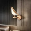 Lámpara de pared Lámpara de pared LED Nordic Golden Bird Lámpara colgante de acrílico creativa junto a la cama Novedad Lámpara de pared giratoria Dormitorio Lámpara de noche interior