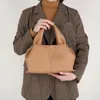 أكياس مسائية حقيبة جانبية الكتف كبيرة للنساء 2024 مصمم الاتجاه الشتاء البسيط الصلبة لونها كبيرة السعة العالية حقائب اليد