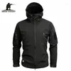 Jaquetas masculinas MEGE Camuflagem Militar Fleece Jaqueta Tática Homens À Prova D 'Água Softshell Windbreaker Inverno Exército Com Capuz Casaco Caça Roupas