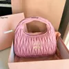 Bolsa cleo feminina rosa, bolsa miui, tote, wander matelasse, axilas, hobo, luxo, couro genuíno, com alça de ombro, imperdível