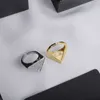 Bandringar designer blinkande diamant inverterad triangel mode mångsidig utsökta ring med en öppen mun populär och high end kall och ljus lyxstilring