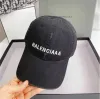 Cappello da sole di design Versione corretta originale di alta qualità b Fori lavati a Parigi per realizzare vecchi berretti da baseball