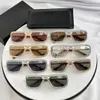 2024 Diamonds Luxury Designer Sunglasses Pilot Goggle Sunglasses com Box for Women Anti-UV400 Qualidade Top Classic Famous Retro Brand Fashion Sunglasses A7155C