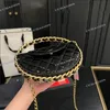 Bärbart patentläder Kvinnor Designer Round Cake Bag 20X13CM Diamond Gold Hardware Matelasse Chain Vintage Luxury Glossy Coin Purse Shoulder Cross Body Handbag