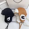 Trapper Hats för män och kvinnor Plush Inner Blåsdesigner Varm öronskydd Autumn och Winte2813