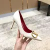 Sandali da donna firmati Tacchi alti in metallo Scarpe a punta con bottone a V Nudo Nero Rosso Opaco Sandali classici di marca 6 cm 8 cm 10 cm Tacchi alti sexy sottili Scarpe da sposa Oran 35-42