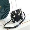 10A Luxo Mulheres Crossbody Chain Ombro Bolsa Em Relevo Padrão Designer Metis Tote Signature S Lock Bolso Bolsa De Ombro Bolsa Exxqo