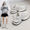 Väter Schuhe Weibliche 2024 Frühjahr Neue Instagram Trendy Koreanische Ausgabe Dicke Sohle Atmungsaktive Student Sport Schuhe Freizeit Straße Schießen A001