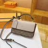 Yeni yeni kadın at çizilmiş taşıma omuz çantası moda lychee çanta lüks çanta tuval deri altın toka ayna kare çapraz crossbody