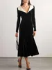Casual Dresses Yeezzi 2024 British Style V-hals Velvet Banket Evening Dress Women Spring Autumn LongeChes Elegant A-Line Midi