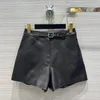 Damesshorts 2024 lente mode zwarte hoge taille echt lederen riem chique dames all-macthed streetwear zoete schapenvacht