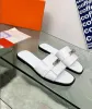 High End Brand Woman Sandals äkta läder litet silver spänne utomhus flip flops, strandskor storlek 35-42 med låda och shoppingväska