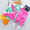 2020 Autumn Kid Boy Girl Clothing New Casual Tracksuit Långärmningsbrev Zipper Set Spädbarnskläder Baby Pants 1 2 3 4 år LJ203095481