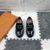 ÜCRETSİZ Nakliye Vintage Brown Mocassin Tasarımcı Ayakkabı 2024 Lüks Çocuklar Toddler Boy Chaussures Patent Siyah Deri Loafer Sandal Tokalı Elbise Daireler