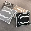 Designer Dekorativ kudde Luxury Cushion Fashion Square Cushion Sofa Pillows Letter Tryckt Hemtextiler Kudde med inre kuddar