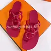 Femmes Sandal Slides Designer Classic Pantoufles plates Cartoon Caoutchouc Dames Summer Beach Chaussures Sexy Taille 35-41 avec boîte et sac à poussière NO322