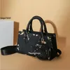 5a on the go women fashion luxurys designers bag embossing monogramiess 정품 가죽 핸드백 크로스 바디 어깨 토트 가방 aa