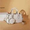 5a on the go women fashion luxurys designers bag embossing monogramiess 정품 가죽 핸드백 크로스 바디 어깨 토트 가방 aa