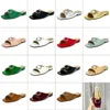 Skor platt tofflor skrapar kristall glider mulor kvinnor designer sandaler sommar komfort sandal lyx rhin sten kik tå toe strand sko