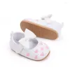 Pierwsze spacerowicze Bowknot Baby Girls Buty urocze Moccasins serce Sofe Sole Flat Toddler Princess Footwear Crib