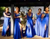 2024 African Summer Royal Blue Chiffon Lace Bridesmaid klänningar en linjelock ärmhylsa delad långvarig piga av hedersklänningar plus storlek skräddarsydd