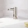 Badrumsvasker kranar mässingsmaterial Krompläterat kallt vatten av automatisk kran