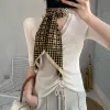 Sciarpa di seta di design di lusso Costoso nuovissimo 90x90 cm Sciarpa di seta geometrica a reticolo di lusso F Stampa Fashion Square Bandana Foulard da donna