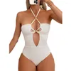 Kvinnors badkläder Solid Color White One Piece Swimsuit Kvinnor Hög midja Hålig ut Suspender Backless Bikini Summer Beach Bathing Suit 2024