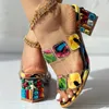 Женщины стильные сандалии 886 Многоцветный двойной ремень с декором стразами и блок -каблуком на каблуке выглядят сказочно этим летом